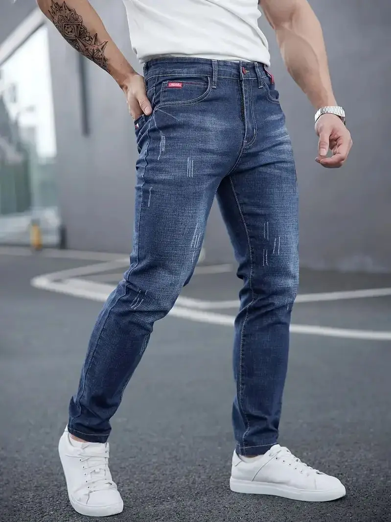 Jake – Effortless Distressed Tapered Jeans