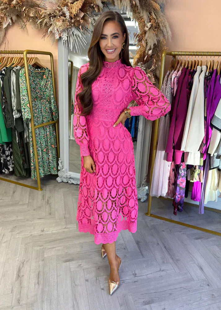 Mira - Flattering Maxi Dress