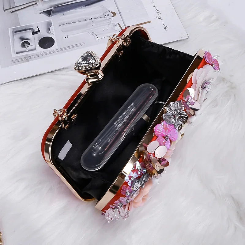 Lyra – Sparkly Sequin Clutch with Detachable Chain Strap