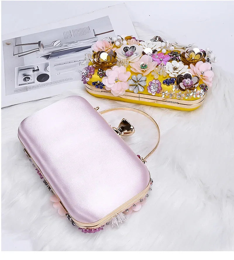 Lyra – Sparkly Sequin Clutch with Detachable Chain Strap