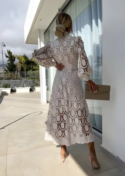 Mira - Flattering Maxi Dress