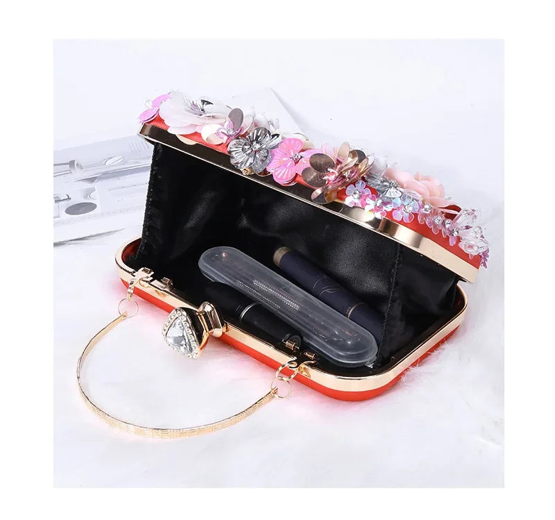 Lyra – Sparkly Sequin Clutch with Detachable Chain Strap