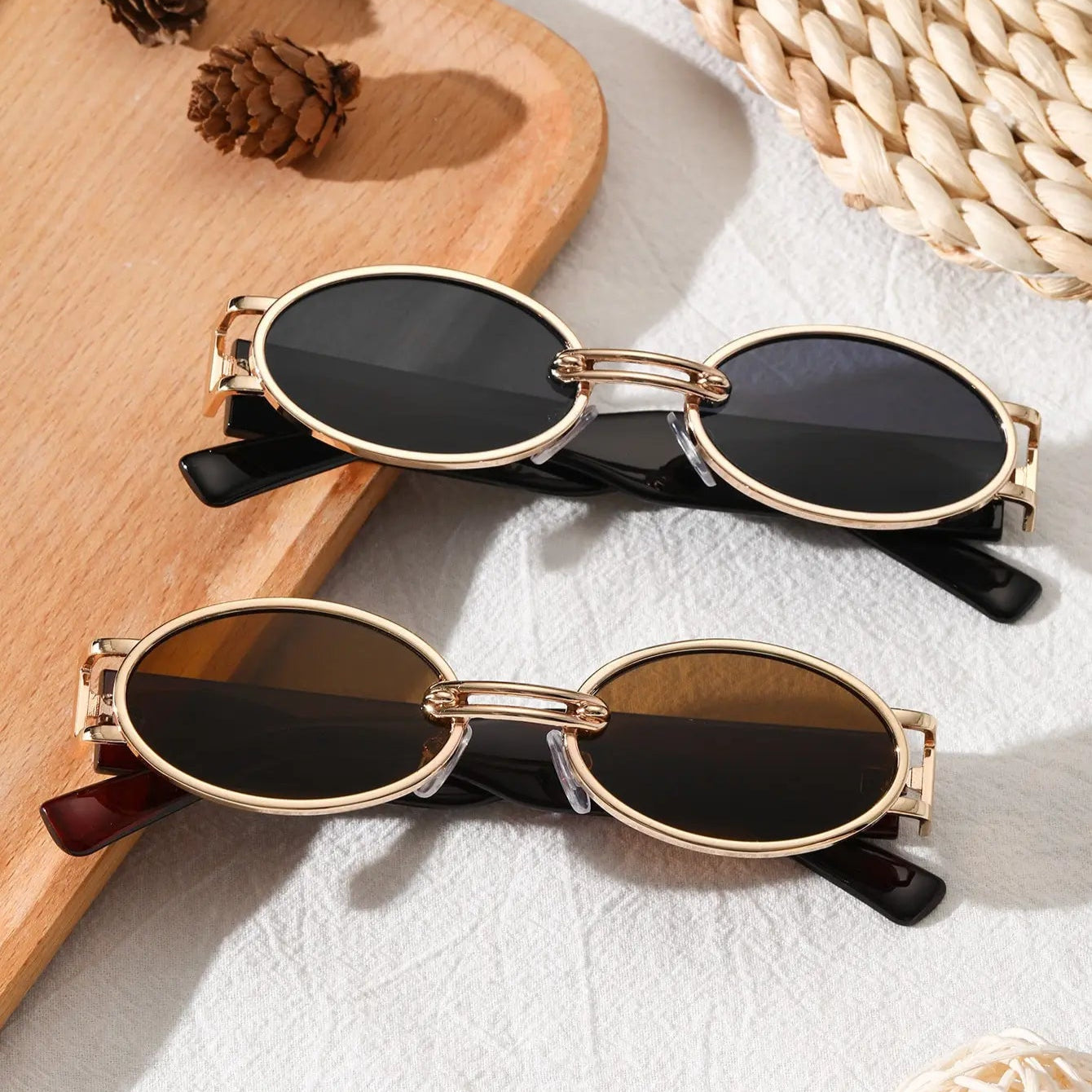 Sofia – Luxurious Gold Oval Sunglasses