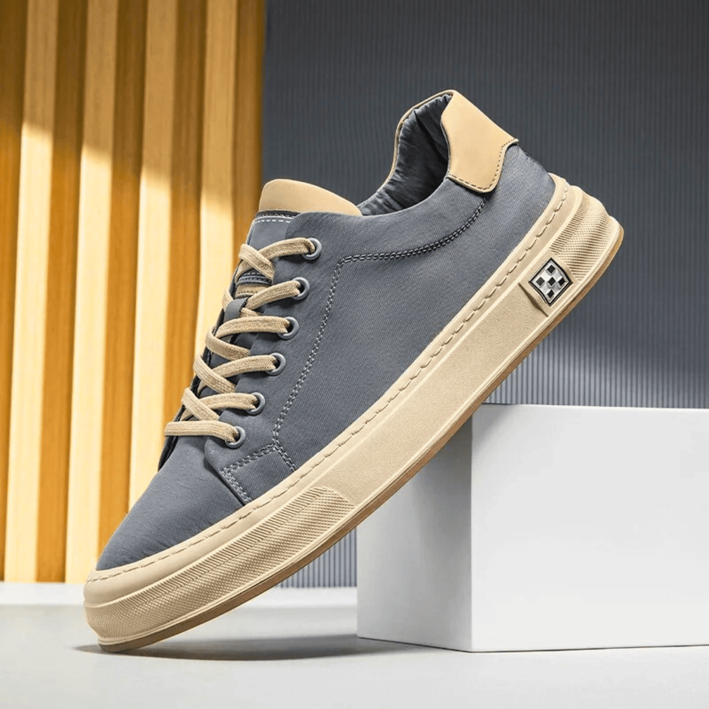 Averin Low-Top Canvas Sneakers