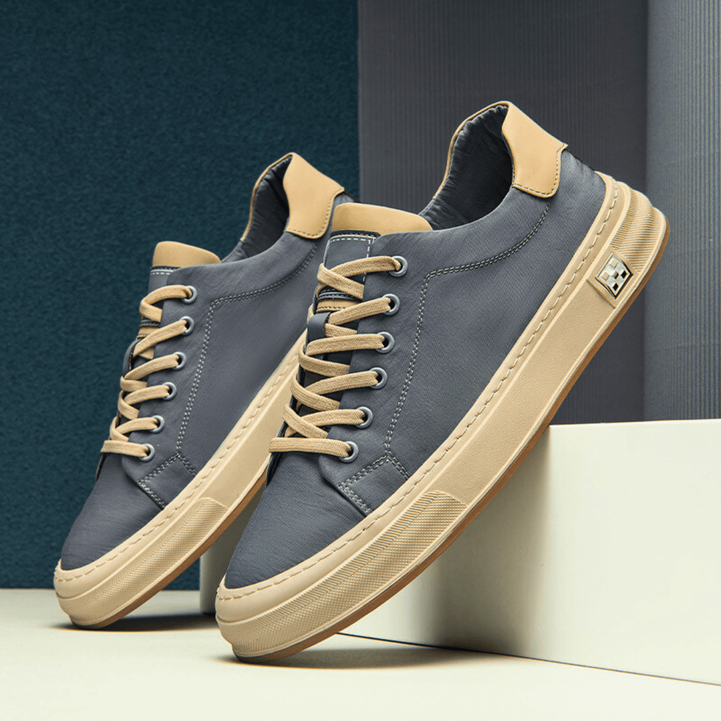Averin Low-Top Canvas Sneakers