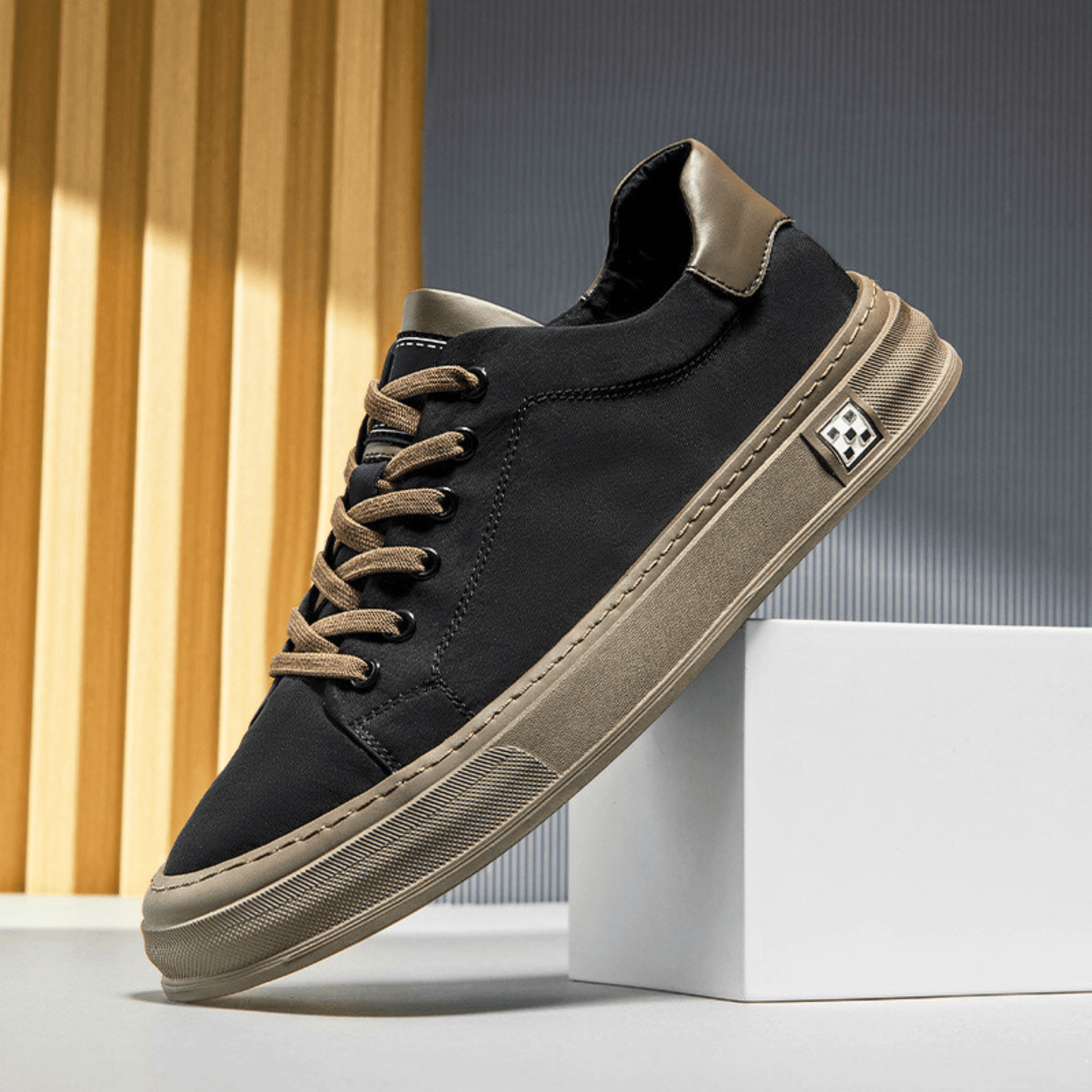 Averin Low-Top Canvas Sneakers